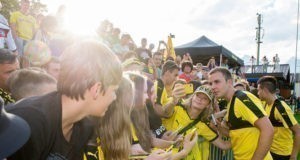 Götze avec les fans